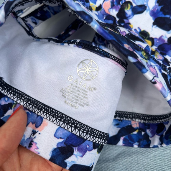 Gaiam Sports Bra - Picture 4 of 5